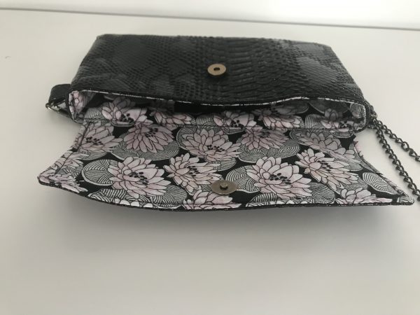 POCHETTE BANDOULIERE A CHAINETTE LOUISE KOMODO NOIR – Image 2