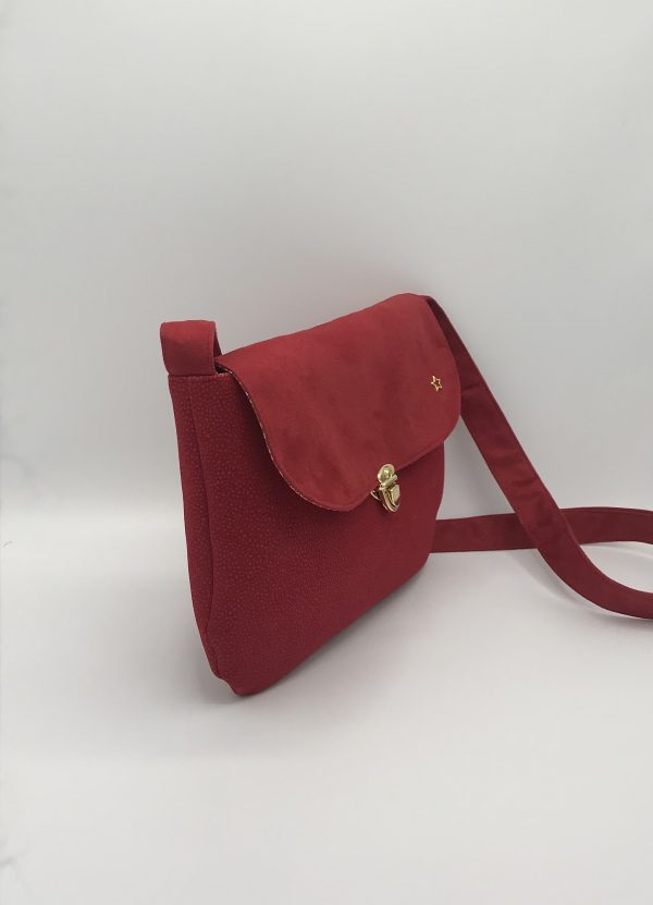 BESACE ANAIS SIMILI CUIR EFFET DAIM ET RABAT EN SUEDINE ROUGE – Image 3
